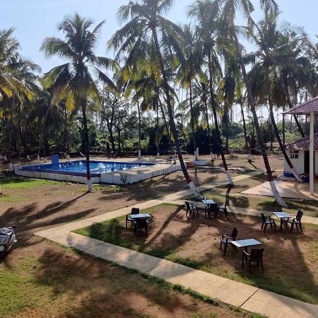 White House Beach Resort, Nagaon Bagian luar foto