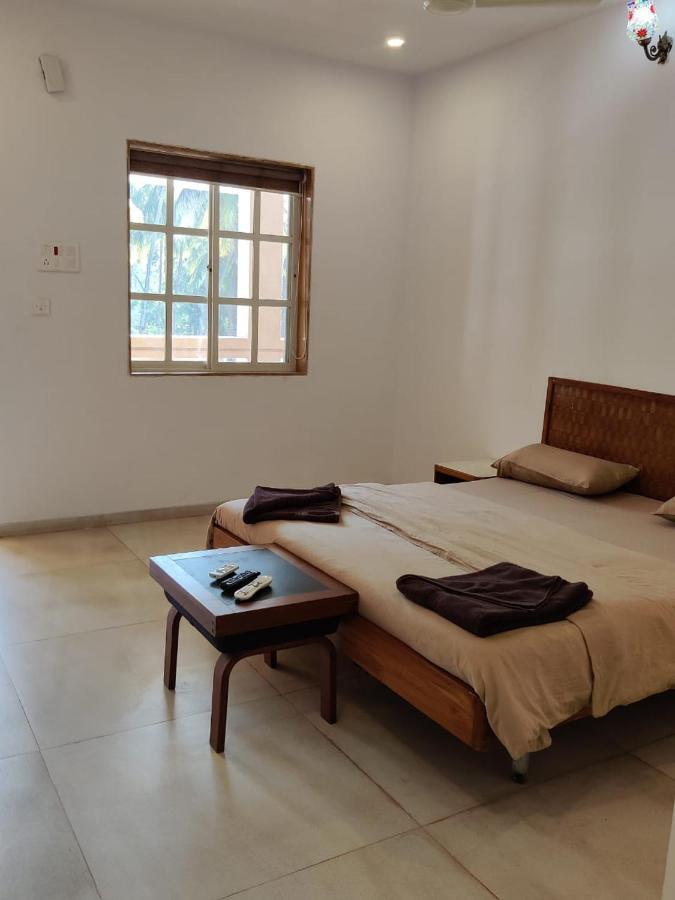 White House Beach Resort, Nagaon Bagian luar foto