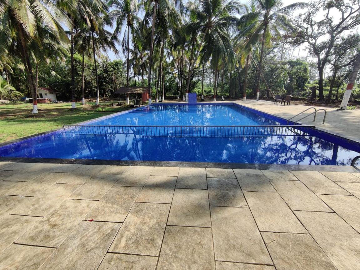 White House Beach Resort, Nagaon Bagian luar foto