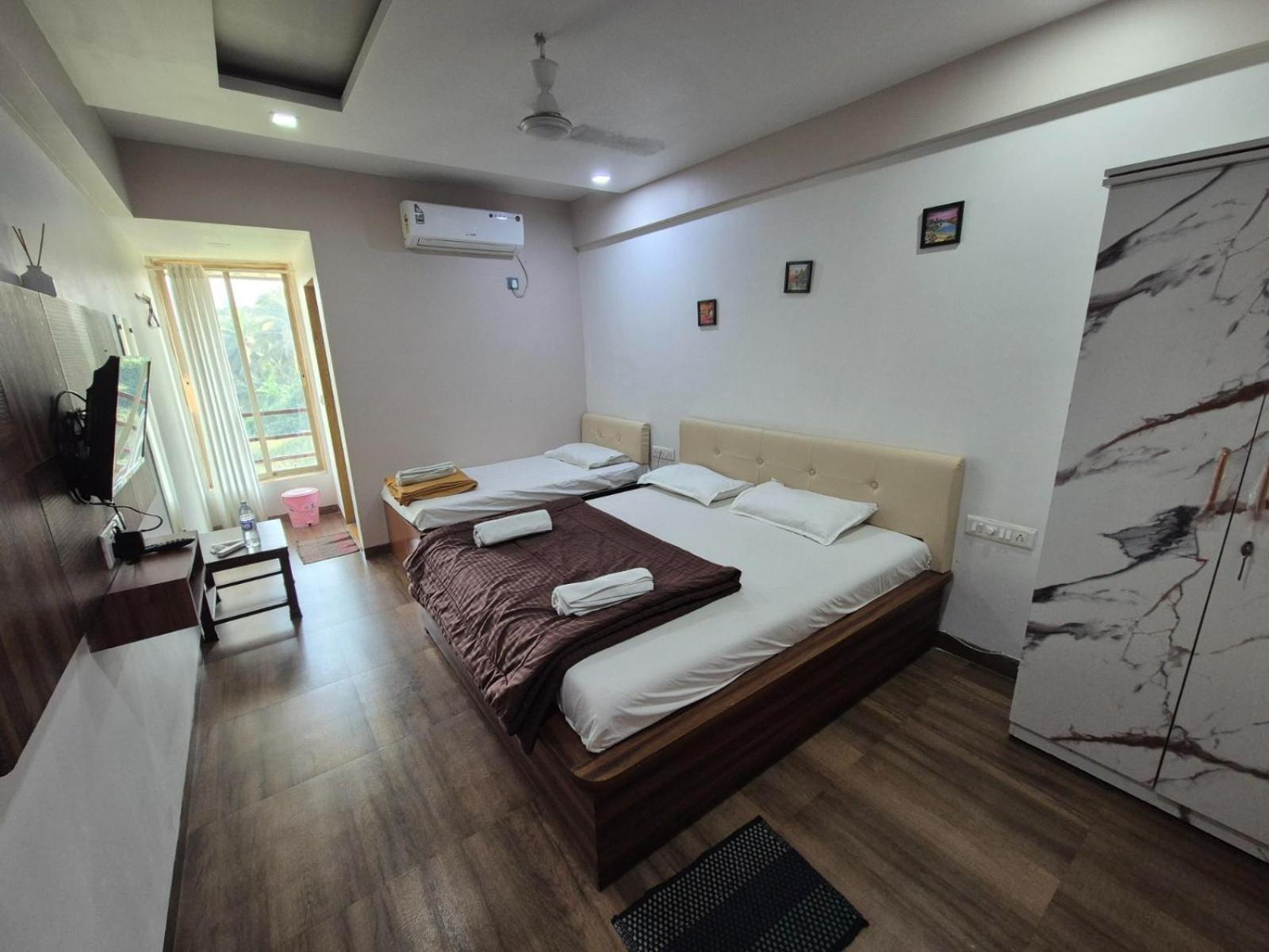 White House Beach Resort, Nagaon Bagian luar foto