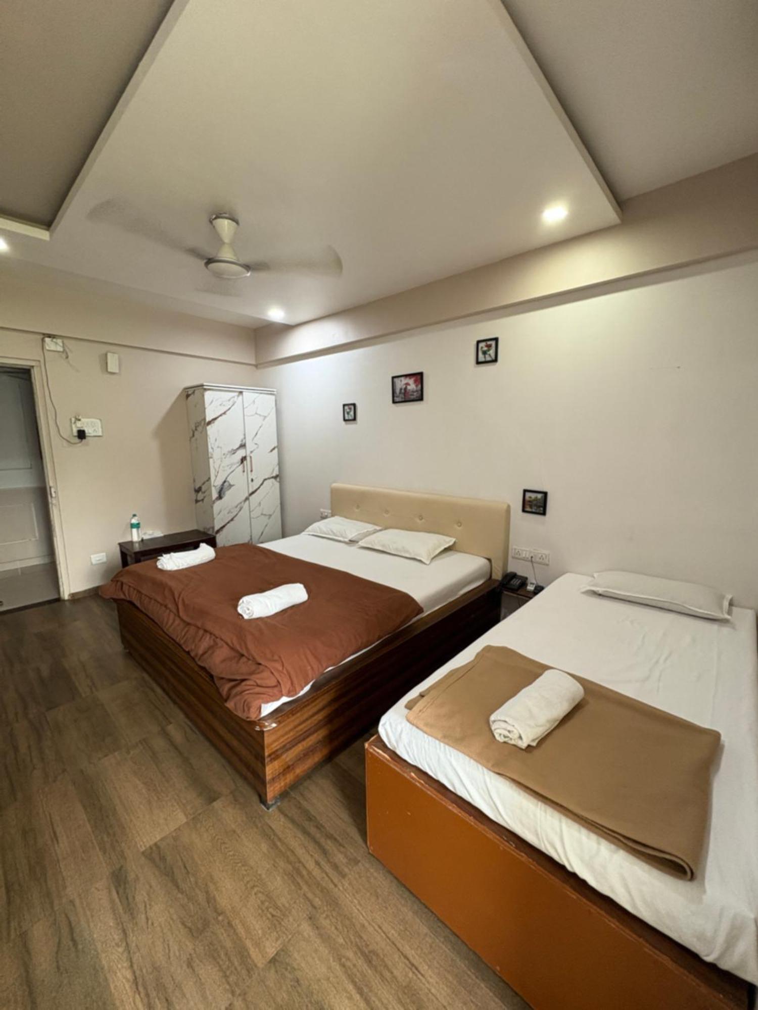 White House Beach Resort, Nagaon Bagian luar foto